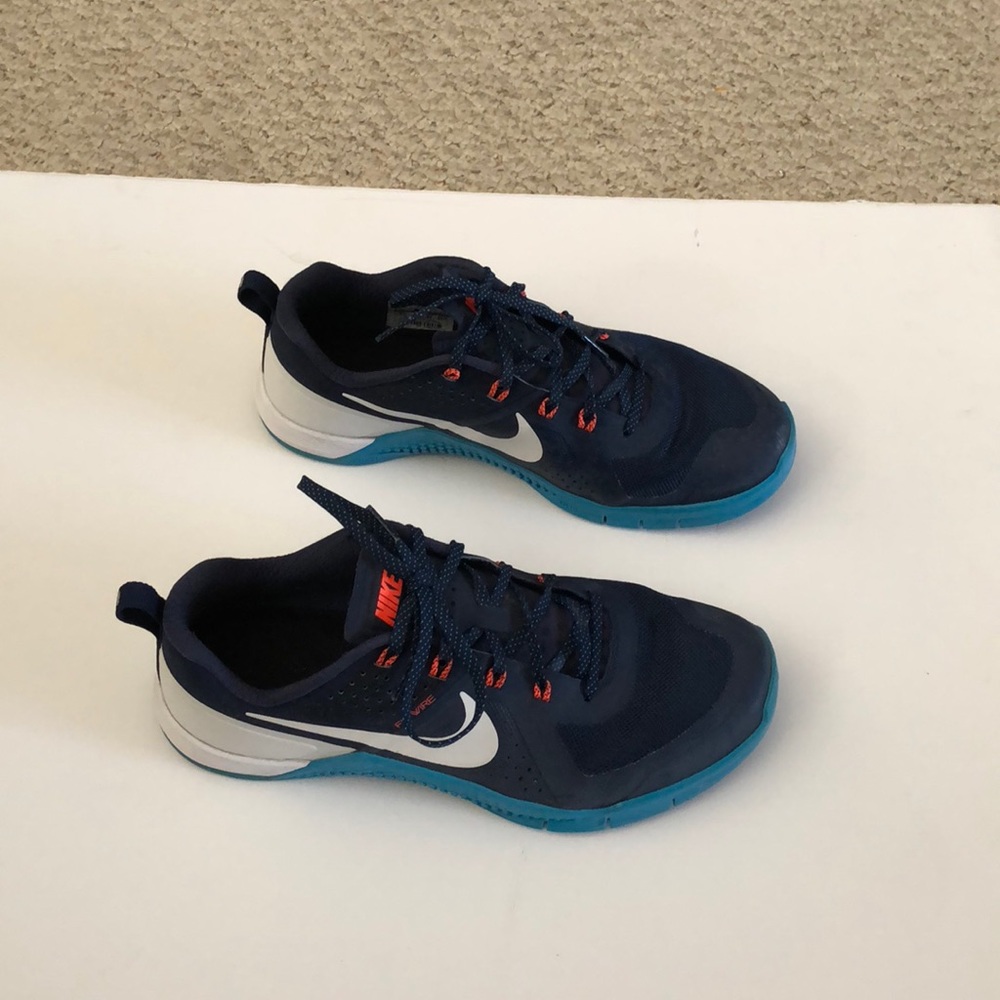 Nike metcons sneakers size 9.5